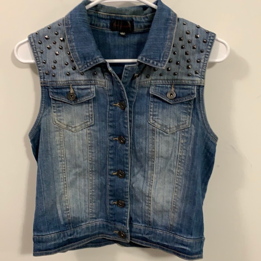 Women’s Fire Los Angeles studded jean vest Sz Sml